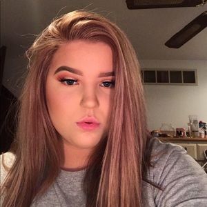 Meet your Posher, Katelynn